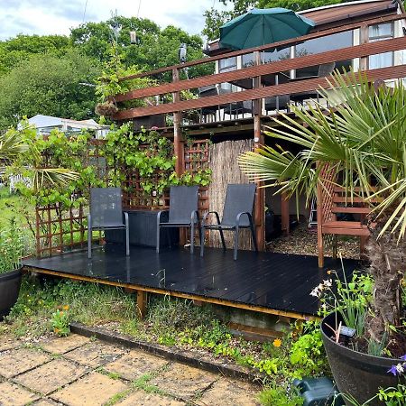 Private Holiday Home In Calm Site 伍顿大桥 外观 照片